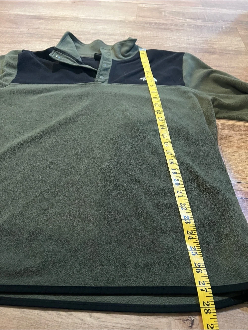 The North Face Men’s Olive Green and Black Snap-T Fleece Pullover